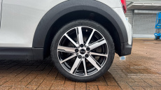 MINI Hatchback 1.5 Cooper Classic 3dr Auto Petrol Hatchback